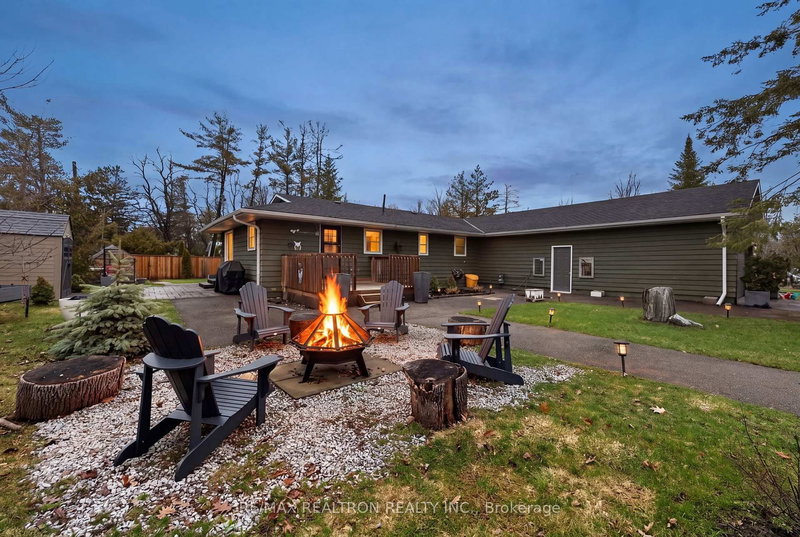 290 Big Bay Point Rd, Innisfil, L9S 2P6 | Image 2