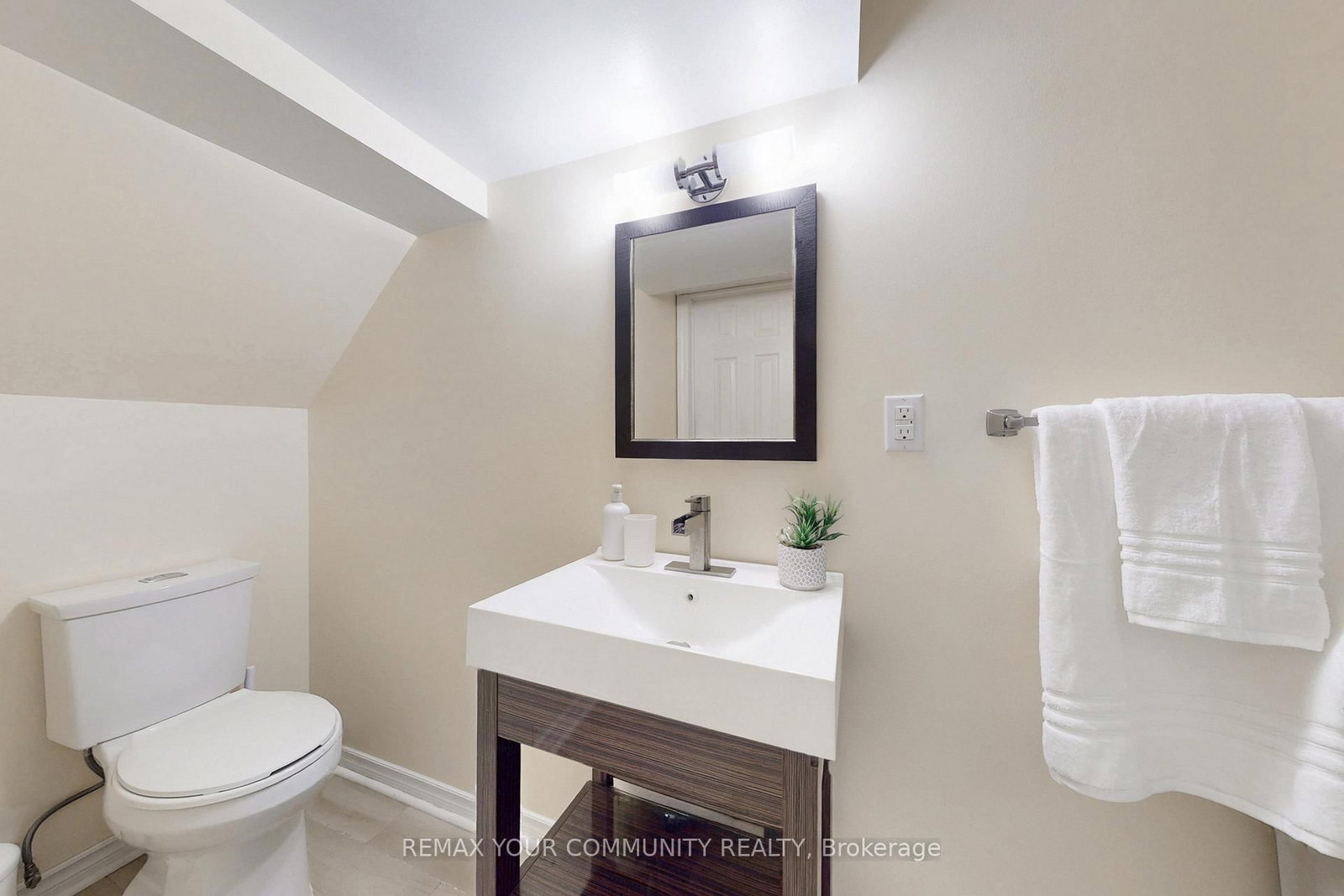 Semi-Detached House for sale at 139 Ascalon Drive, Vaughan, Ontario, L6A 0M4 - Patterson - MLS: N13012080