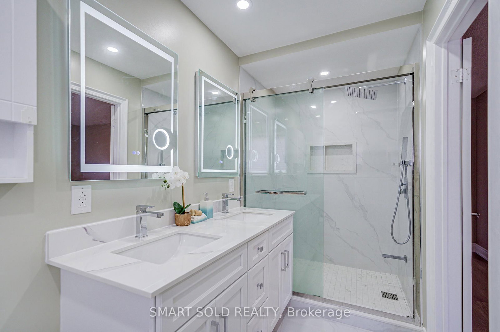 Semi-Detached House for sale at 53 Cassia Crescent, Vaughan, Ontario, L6A 3N3 - Maple - MLS: N13012110