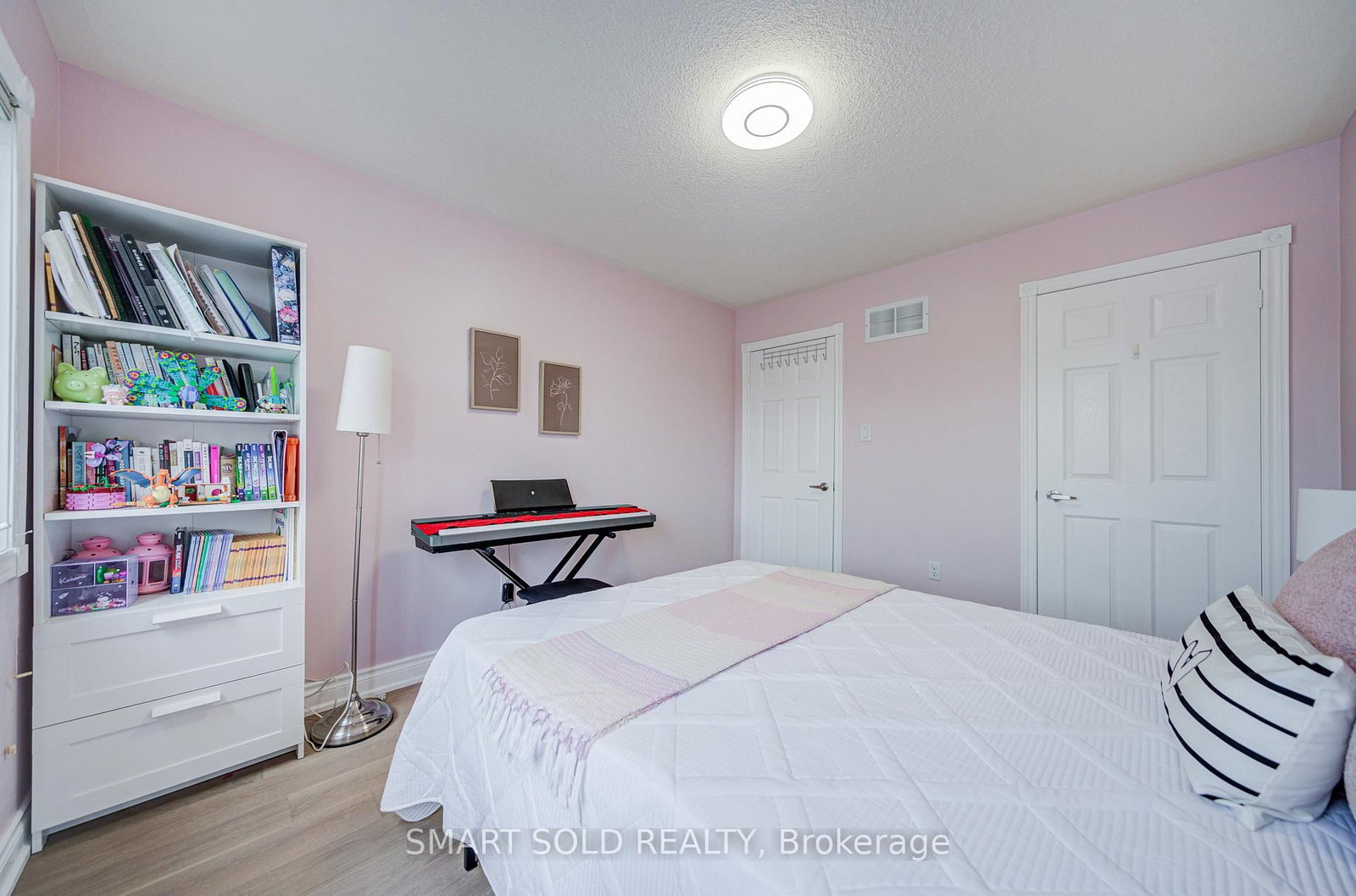 Semi-Detached House for sale at 53 Cassia Crescent, Vaughan, Ontario, L6A 3N3 - Maple - MLS: N13012110