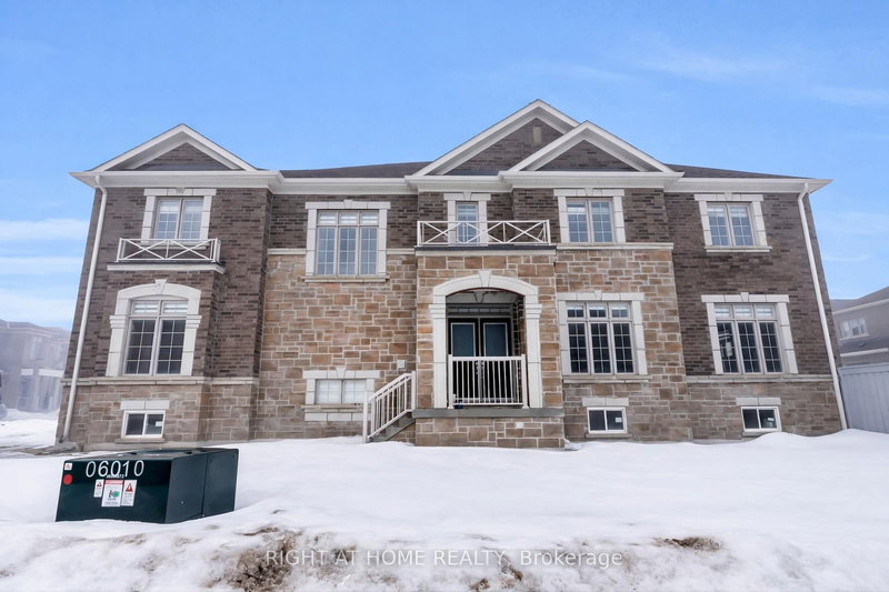 333 Boundary Blvd, Whitchurch-Stouffville, L4A 5E2 | Image 3