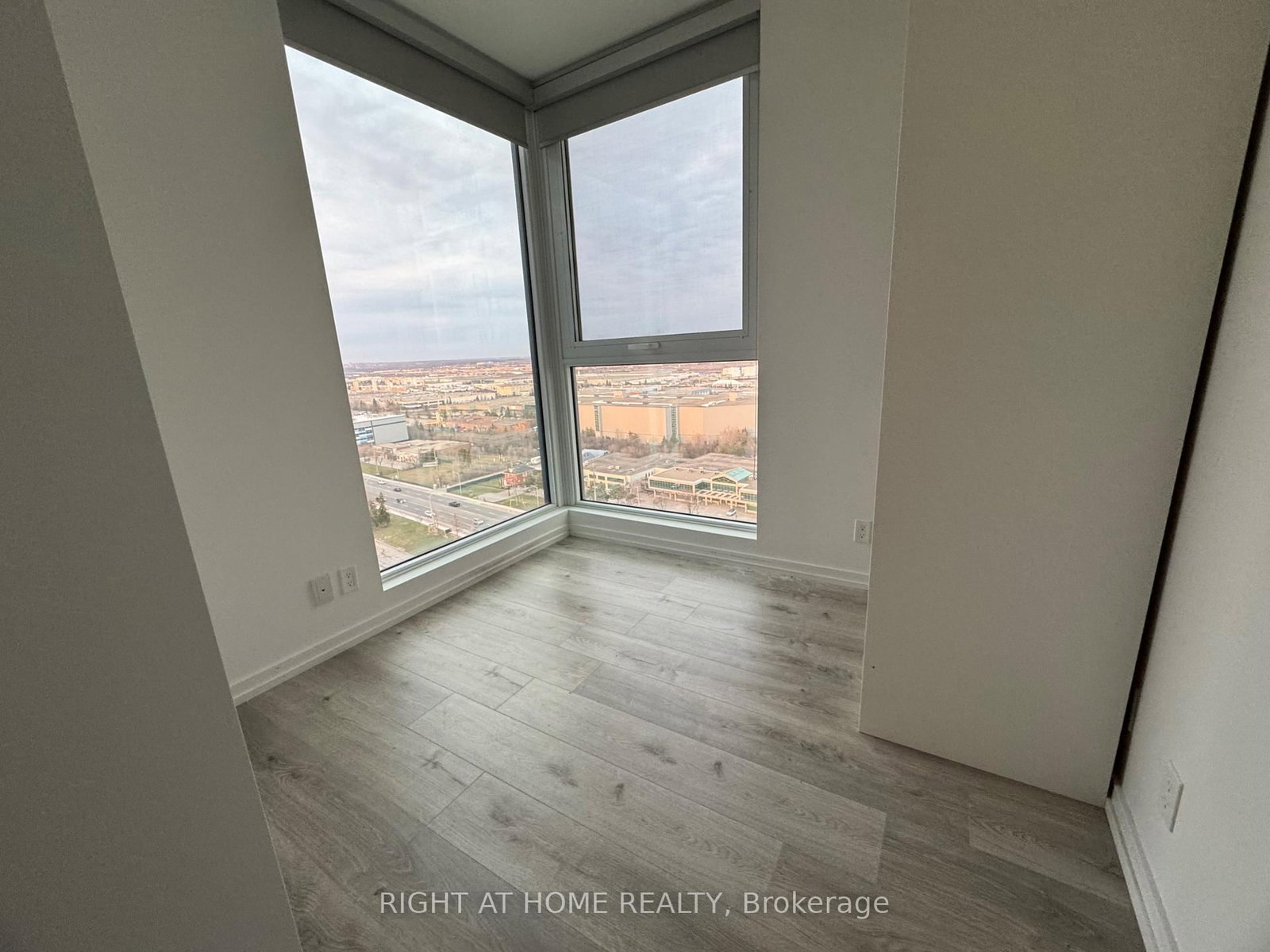 1000 Portage Parkway, Unit 2005 - Photo 22