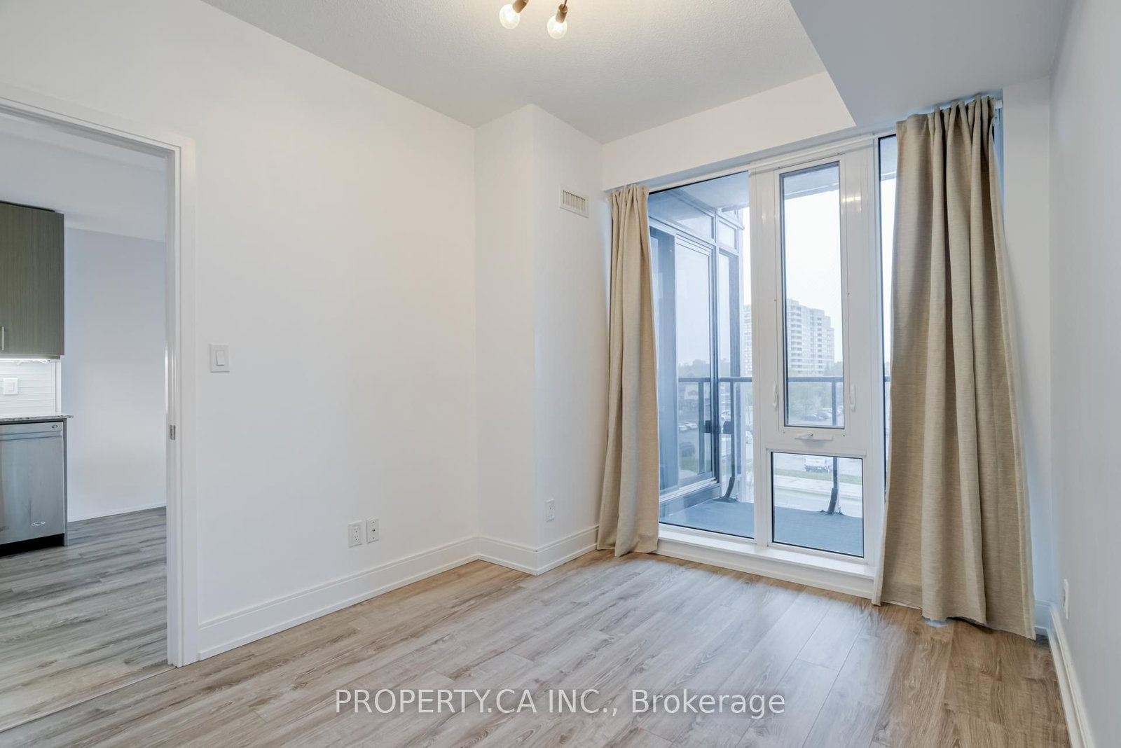 9600 Yonge Street, Unit 305B - Photo 16