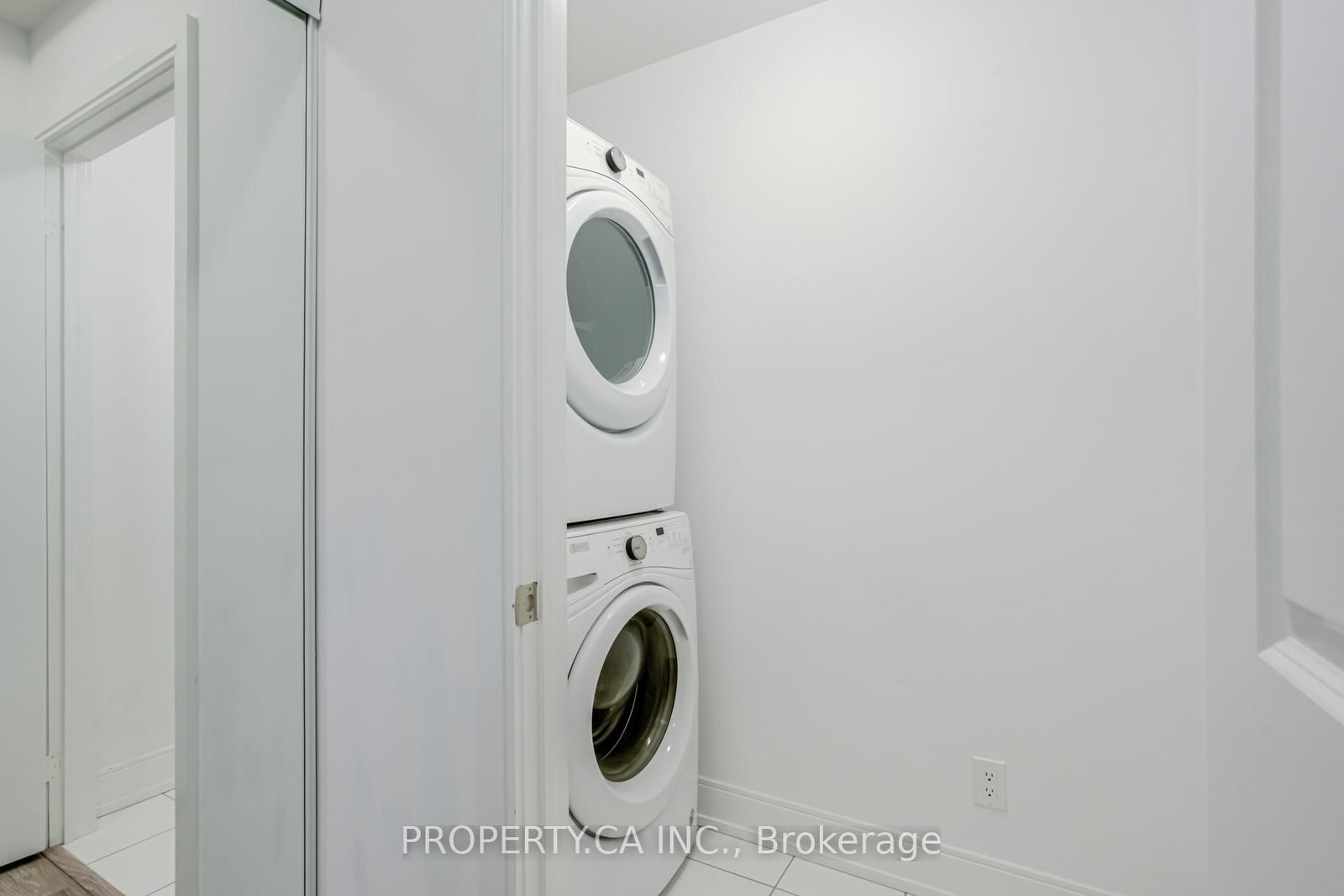 9600 Yonge Street, Unit 305B - Photo 21