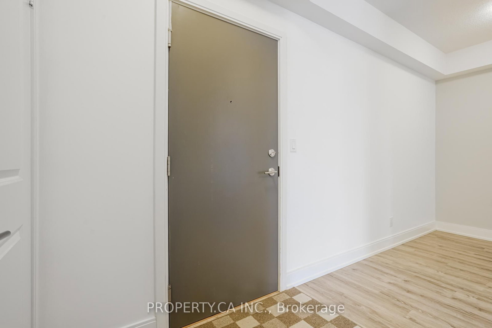9600 Yonge Street, Unit 305B - Photo 5