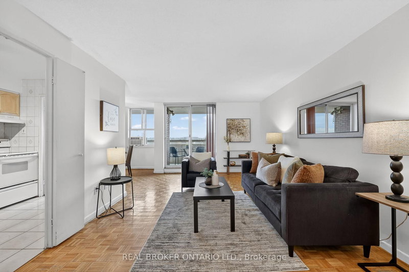 901 - 80 Inverlochy Blvd, Markham, L3T 4P3 | Image 2