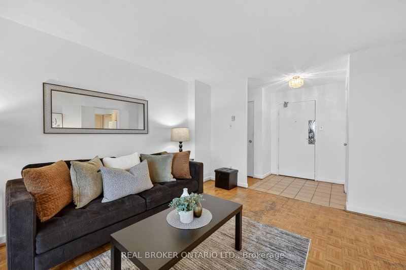 901 - 80 Inverlochy Blvd, Markham, L3T 4P3 | Image 3