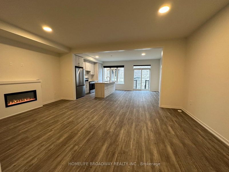 36 Helmkay Ave, Richmond Hill, L4E 1P4 | Image 2