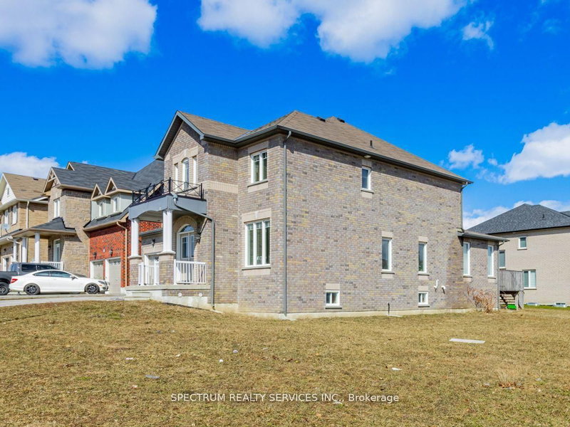 1949 Jans Blvd, Innisfil, L9S 5A5 | Image 3