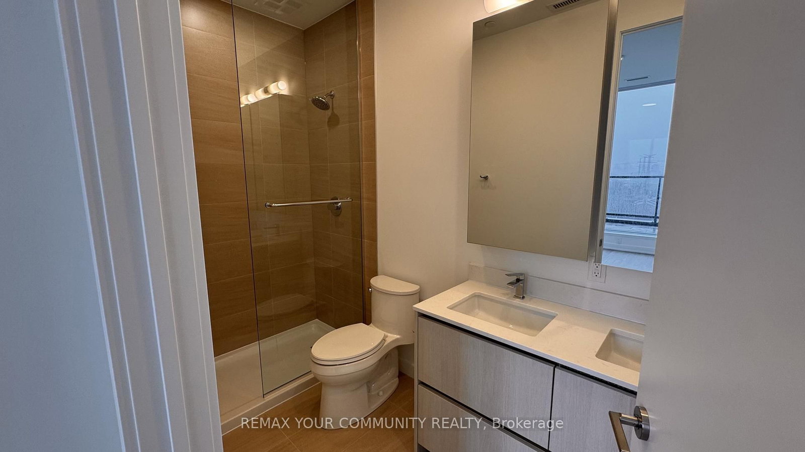 8188 Yonge Street, Unit 1004 - Photo 11