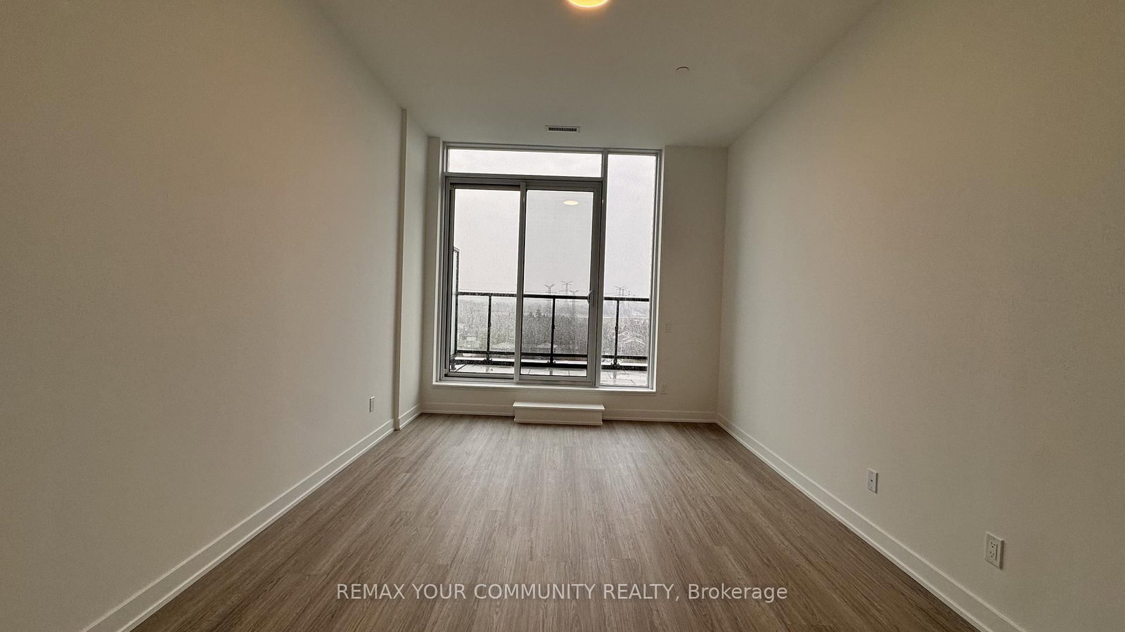 8188 Yonge Street, Unit 1004 - Photo 16