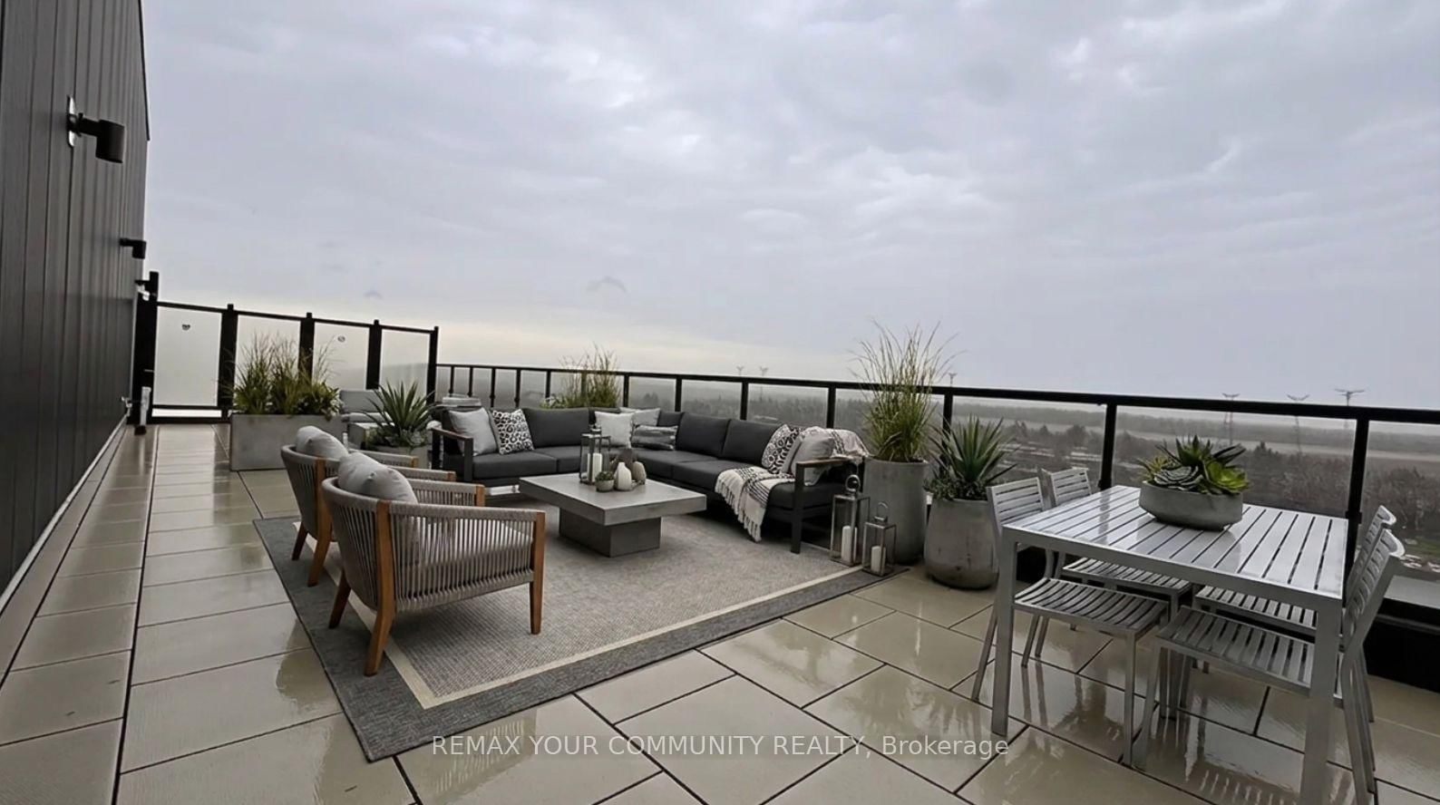 8188 Yonge Street, Unit 1004 - Photo 21