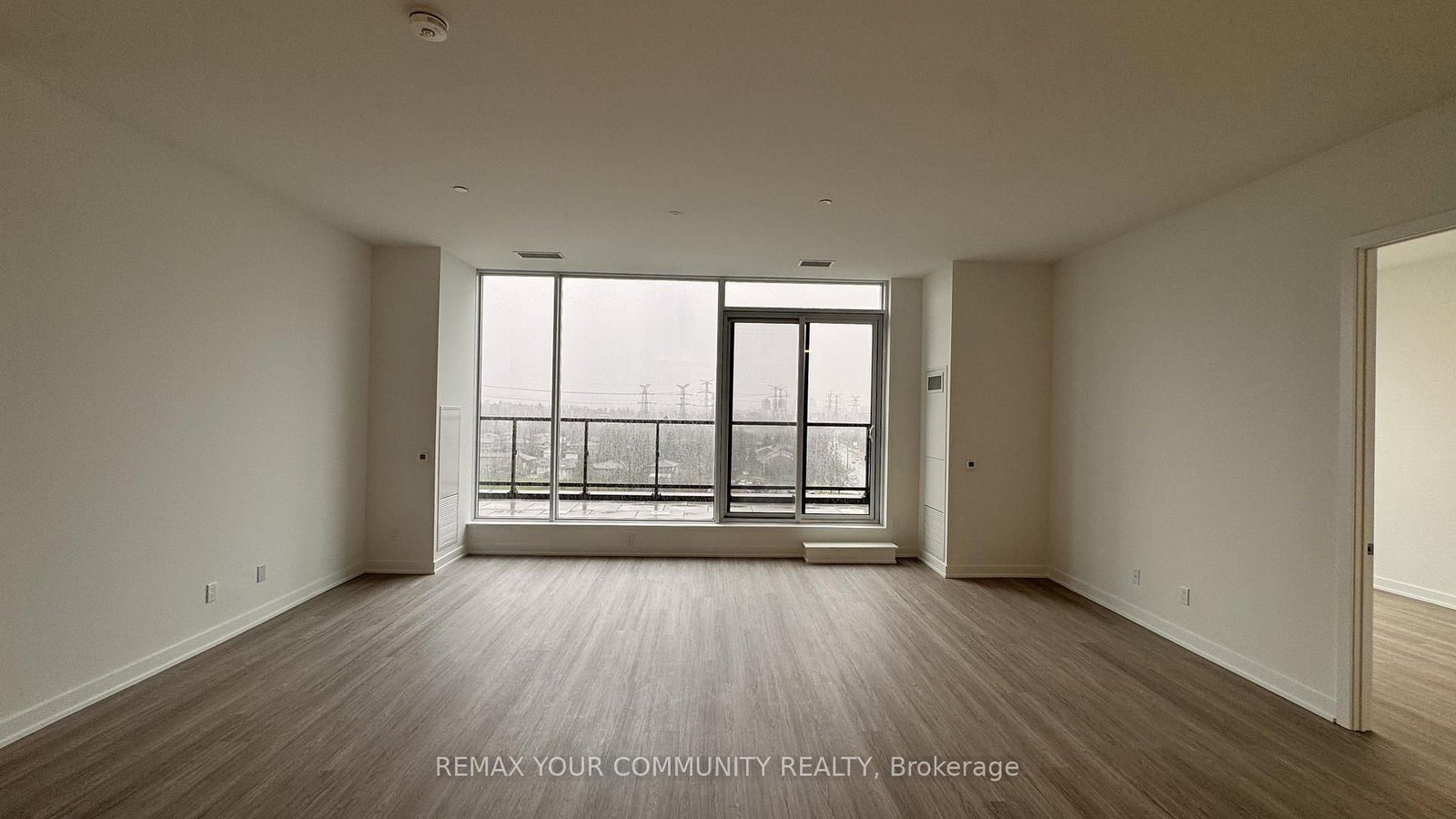 8188 Yonge Street, Unit 1004 - Photo 6