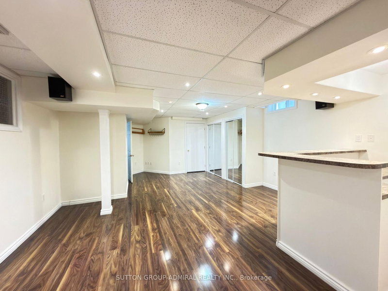 20 Aztec Crt, Richmond Hill, L4S 2W6 | Image 3