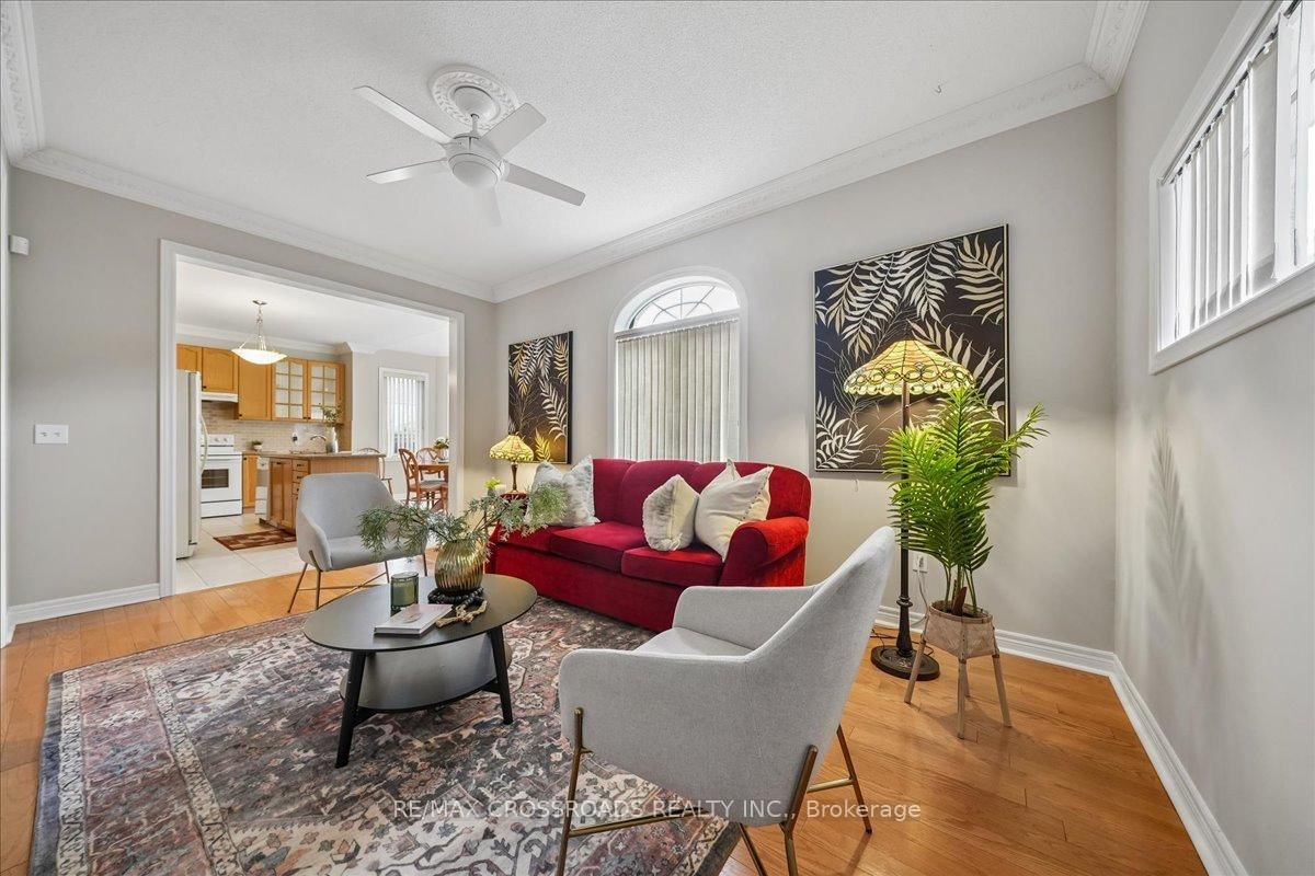 Detached House for sale at 11 Cottingham Street, Markham, Ontario, L6C 2V3 - Berczy - MLS: N13013376