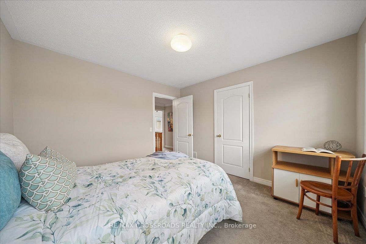 Detached House for sale at 11 Cottingham Street, Markham, Ontario, L6C 2V3 - Berczy - MLS: N13013376