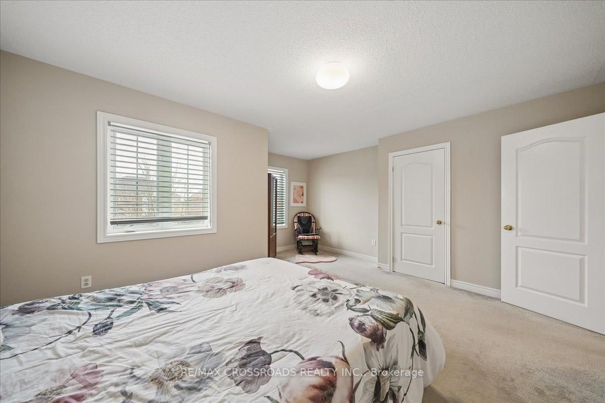 Detached House for sale at 11 Cottingham Street, Markham, Ontario, L6C 2V3 - Berczy - MLS: N13013376