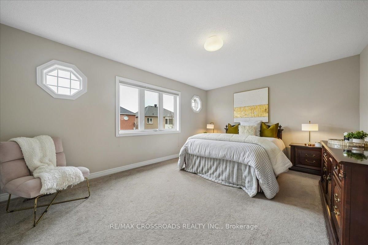 Detached House for sale at 11 Cottingham Street, Markham, Ontario, L6C 2V3 - Berczy - MLS: N13013376