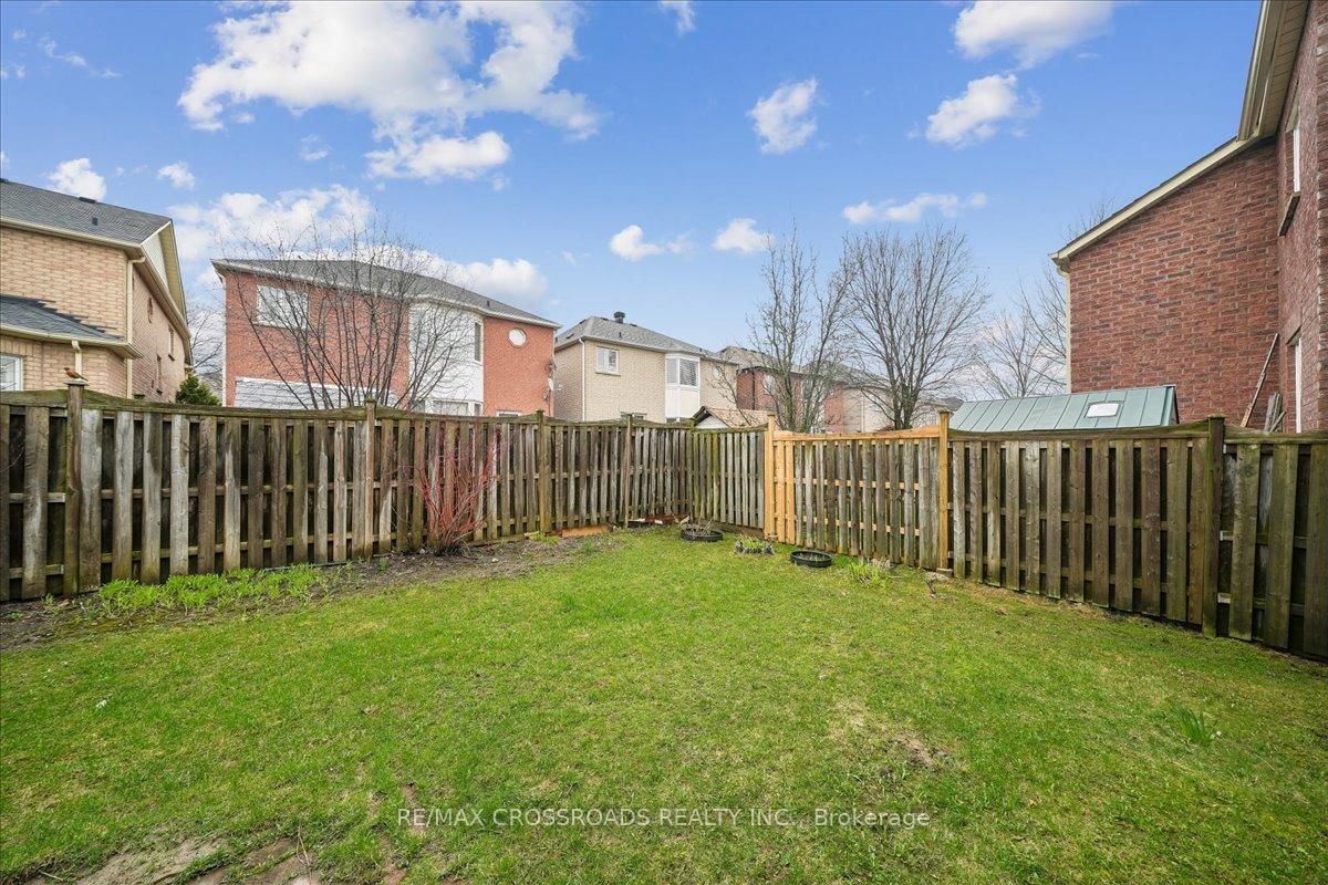 Detached House for sale at 11 Cottingham Street, Markham, Ontario, L6C 2V3 - Berczy - MLS: N13013376