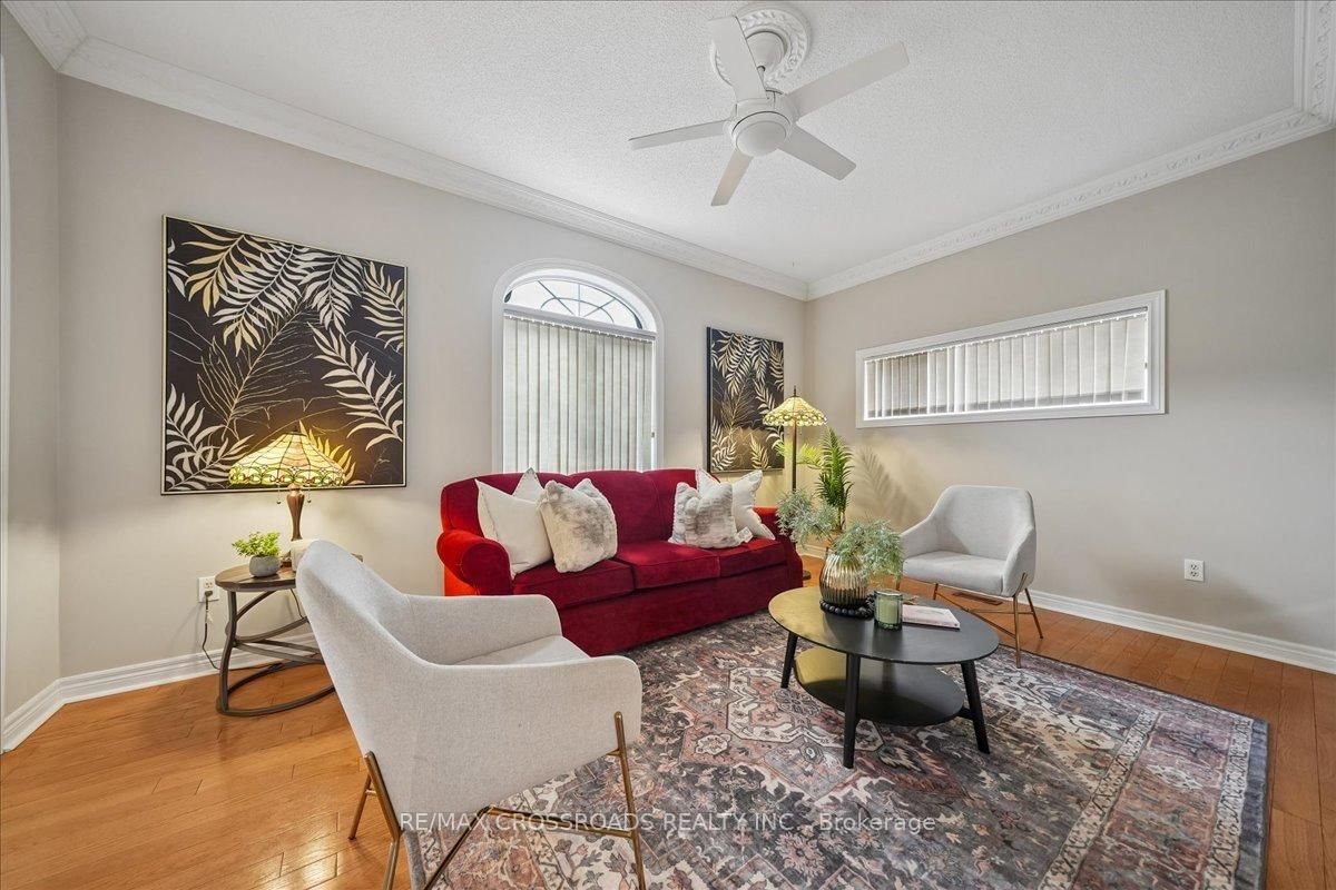 Detached House for sale at 11 Cottingham Street, Markham, Ontario, L6C 2V3 - Berczy - MLS: N13013376