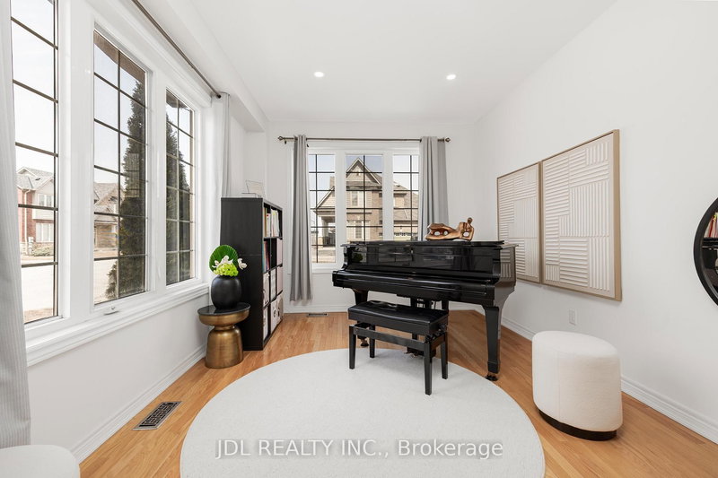 3 Mansard Dr, Richmond Hill, Ontario