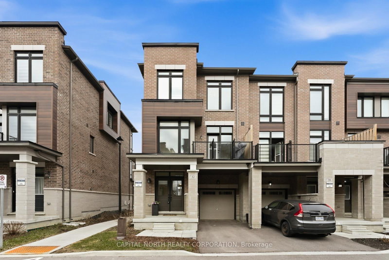 32 Holyrood Cres, Vaughan, L4H 5G2 | Image 2