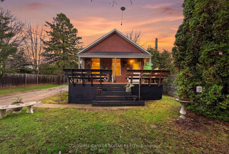 home for sale on 87 Wellington Street E