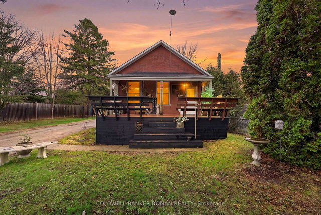 87 Wellington Street E