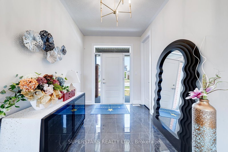 33 John Dallimore Dr, Georgina, L4P 0S6 | Image 2