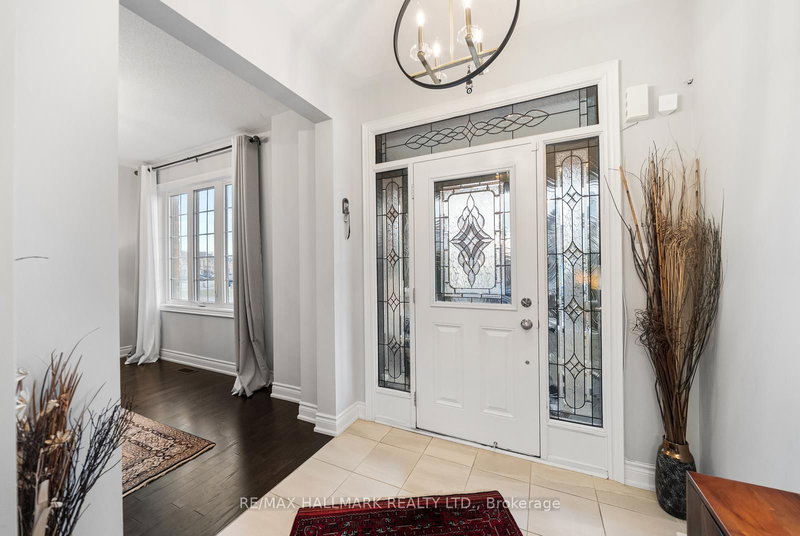 7 Carratuck St, East Gwillimbury, L9N 0S5 | Image 3