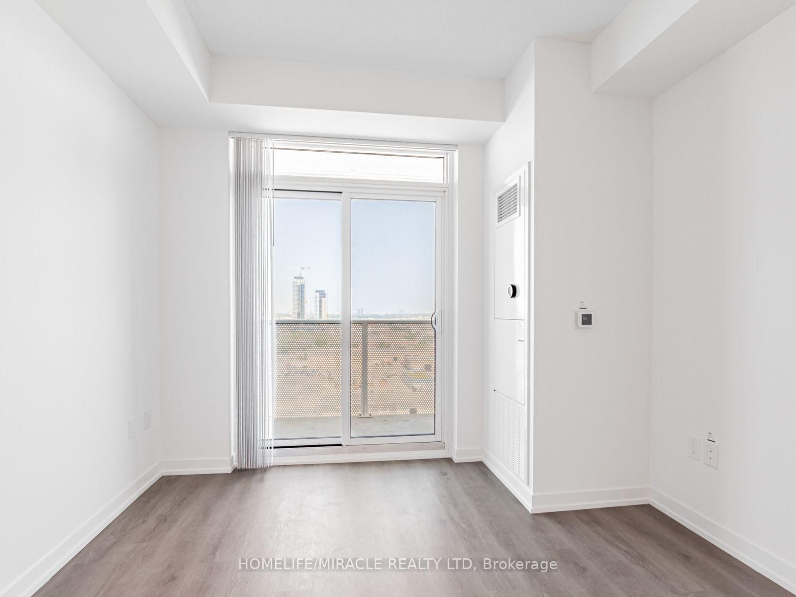 28 INTERCHANGE Way, Unit 2009 - Photo 10