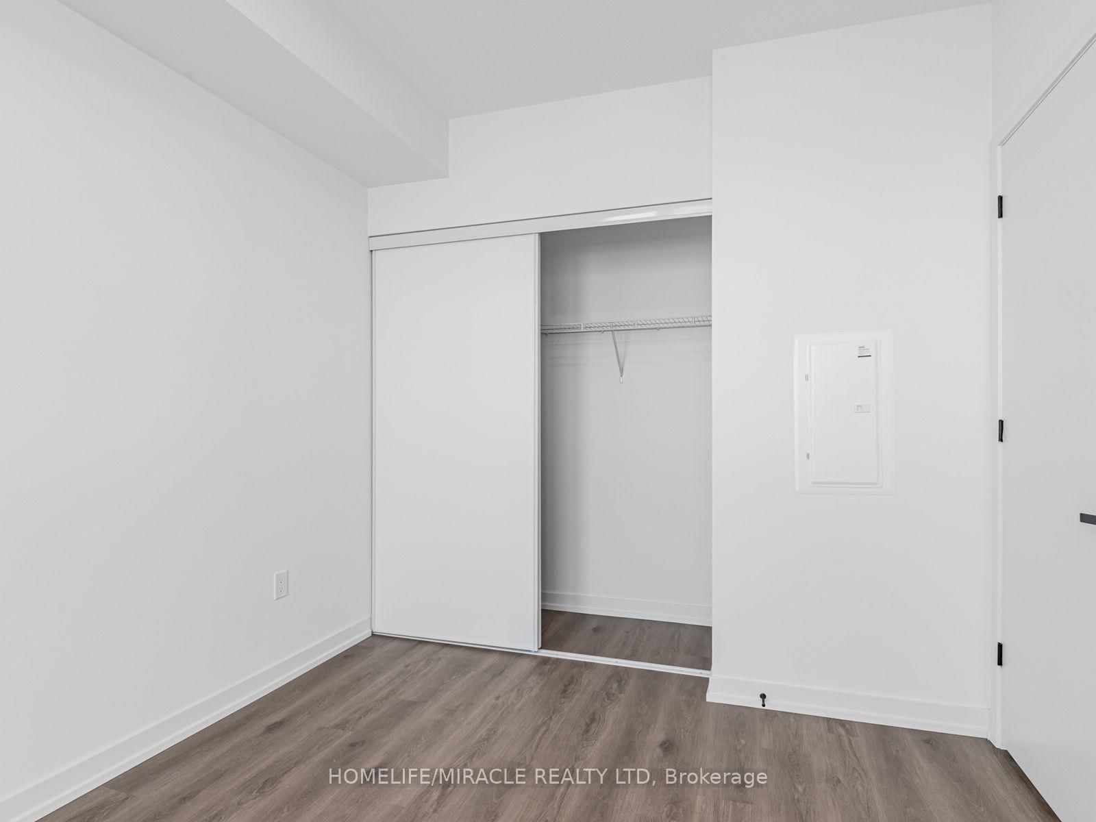 28 INTERCHANGE Way, Unit 2009 - Photo 13