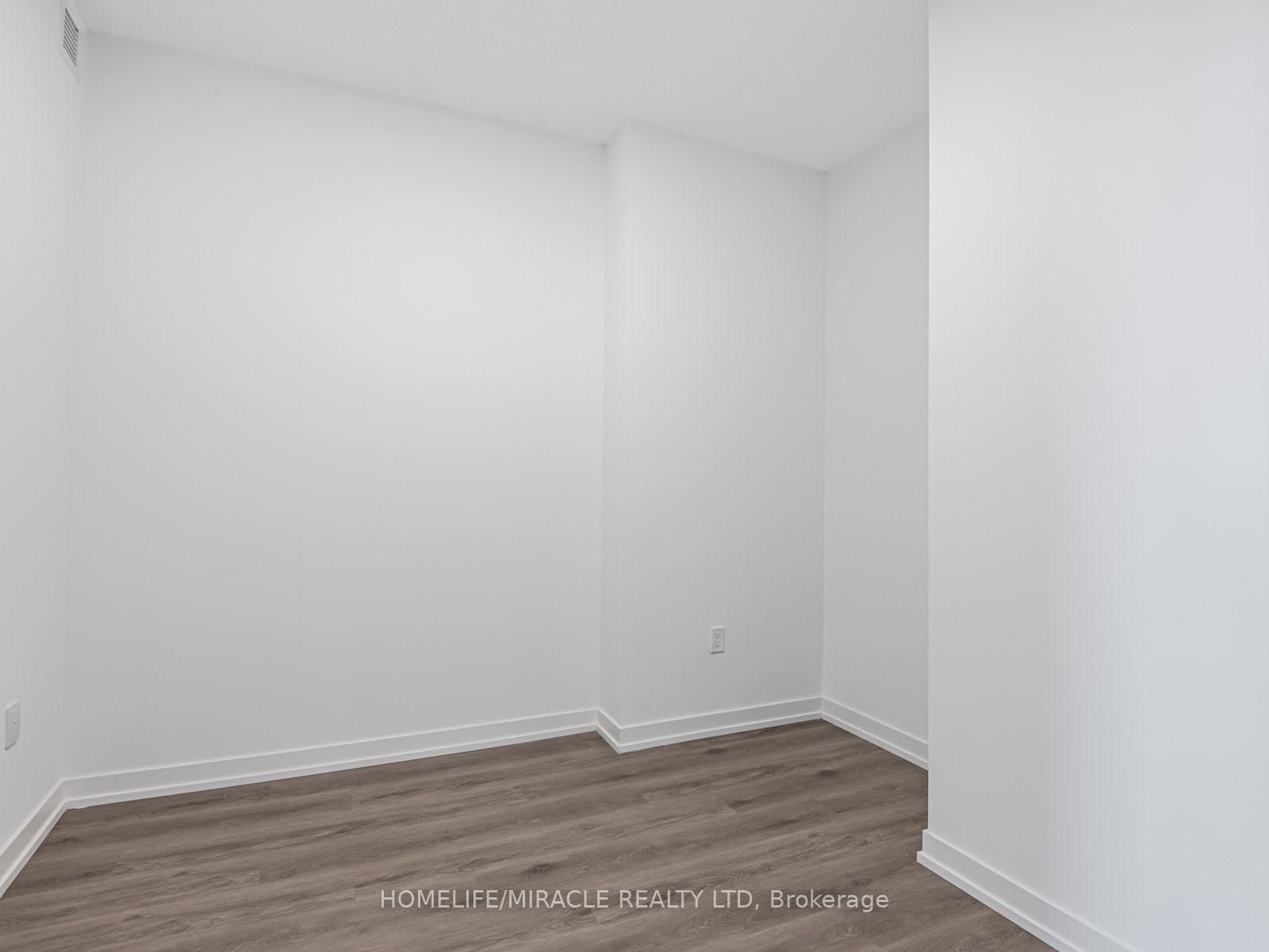 28 INTERCHANGE Way, Unit 2009 - Photo 15