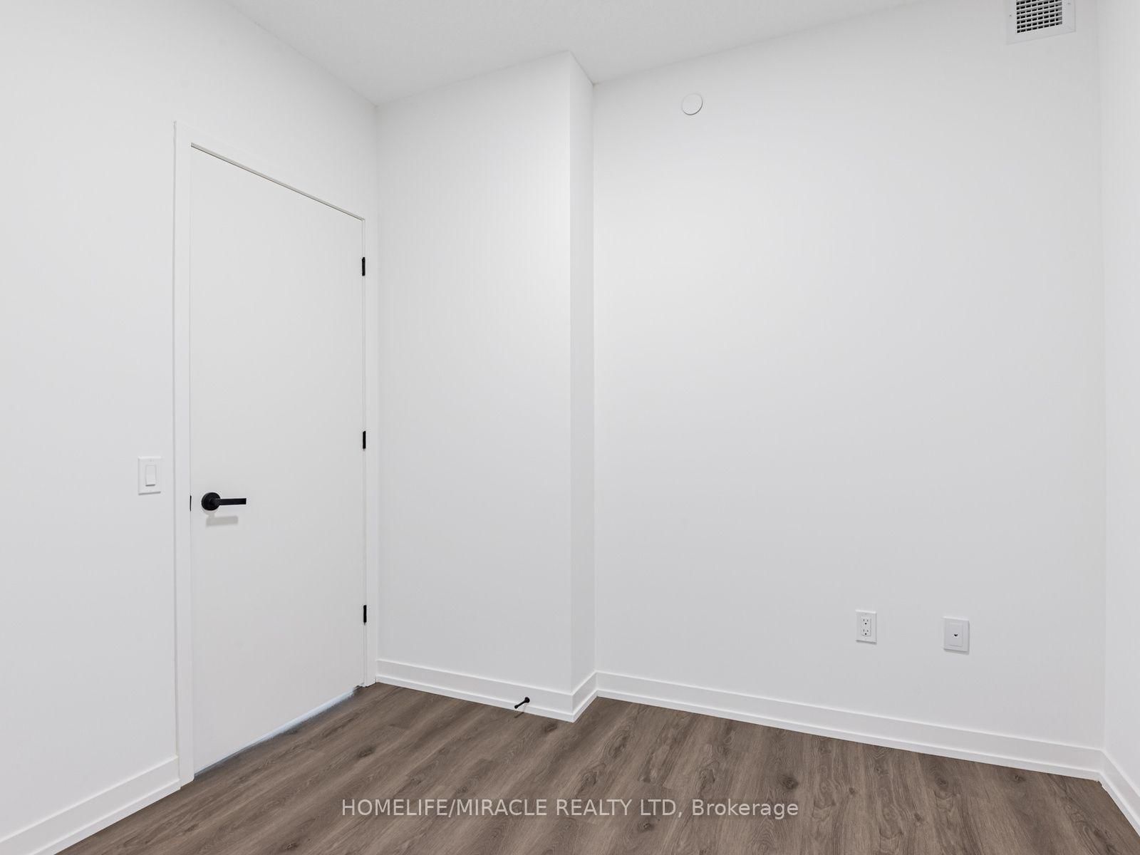 28 INTERCHANGE Way, Unit 2009 - Photo 17