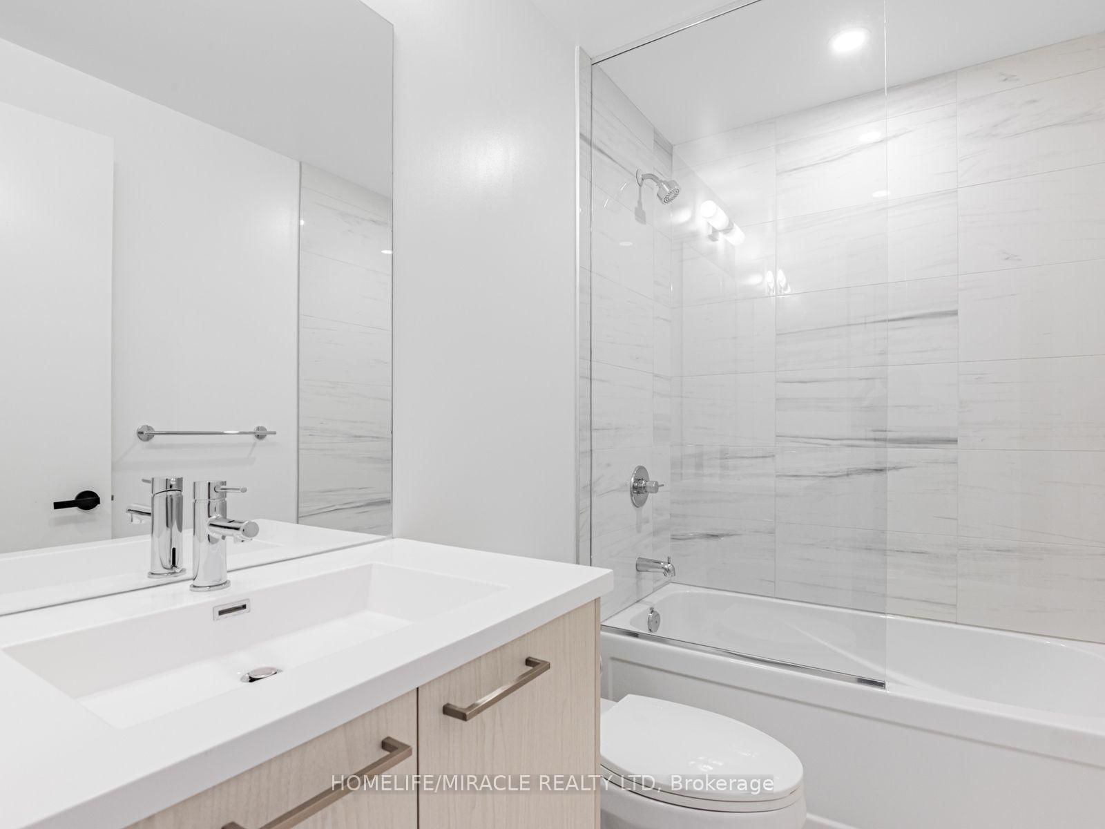 28 INTERCHANGE Way, Unit 2009 - Photo 18