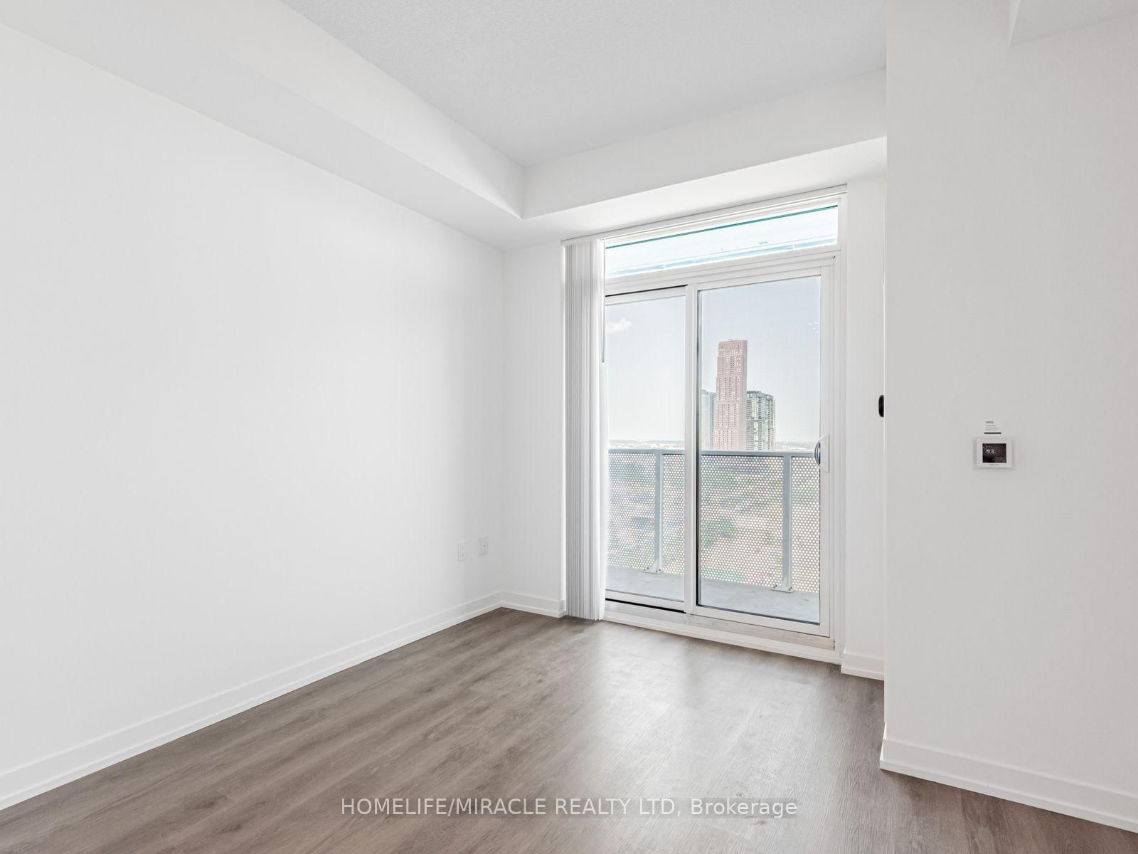 28 INTERCHANGE Way, Unit 2009 - Photo 19