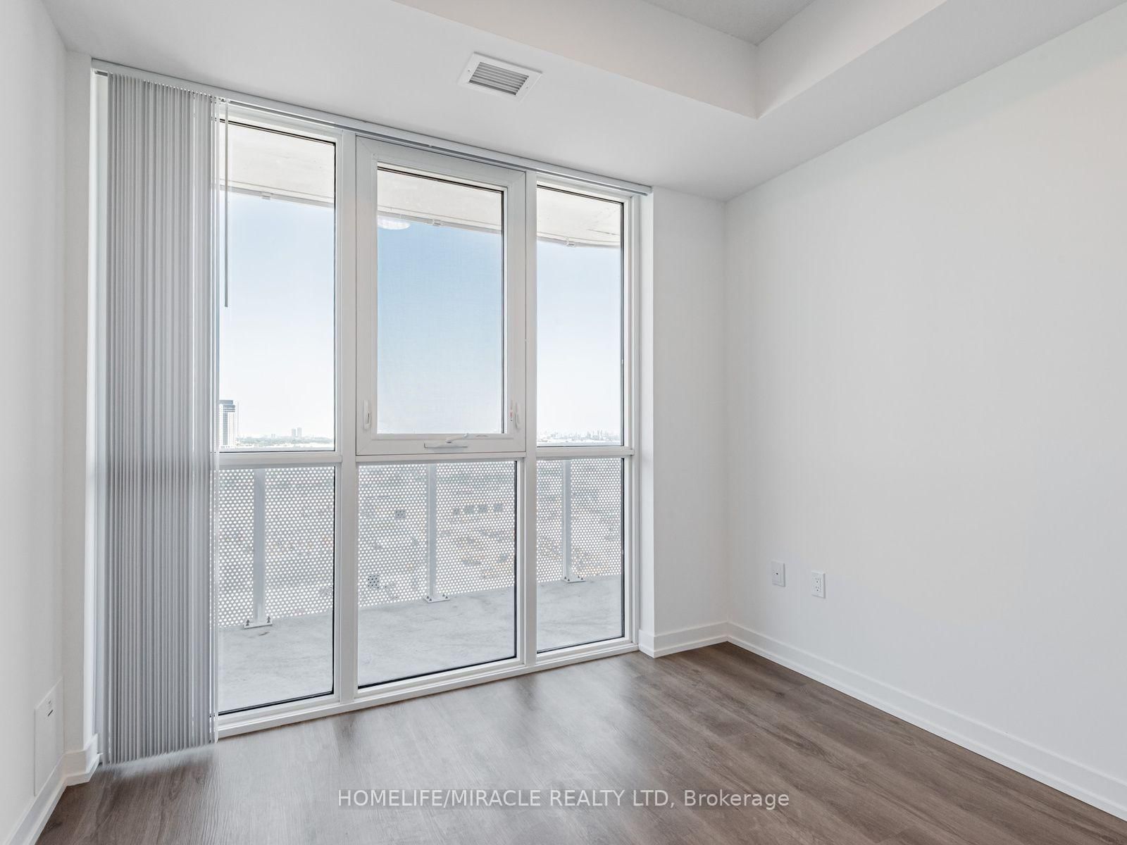 28 INTERCHANGE Way, Unit 2009 - Photo 22