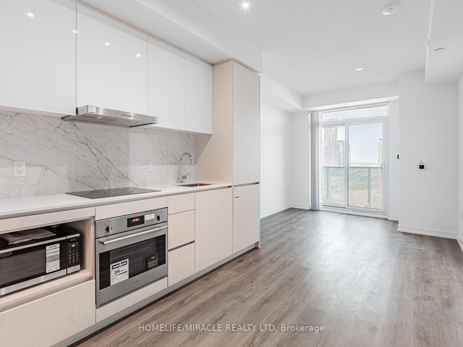 28 INTERCHANGE Way, Unit 2009 - Photo 7