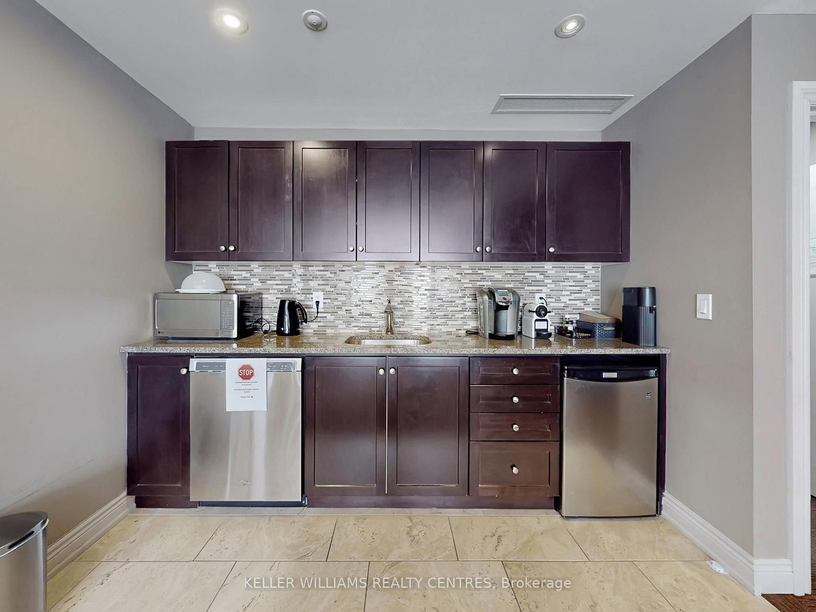 117 Wellington Street E, Unit 2C - Photo 17