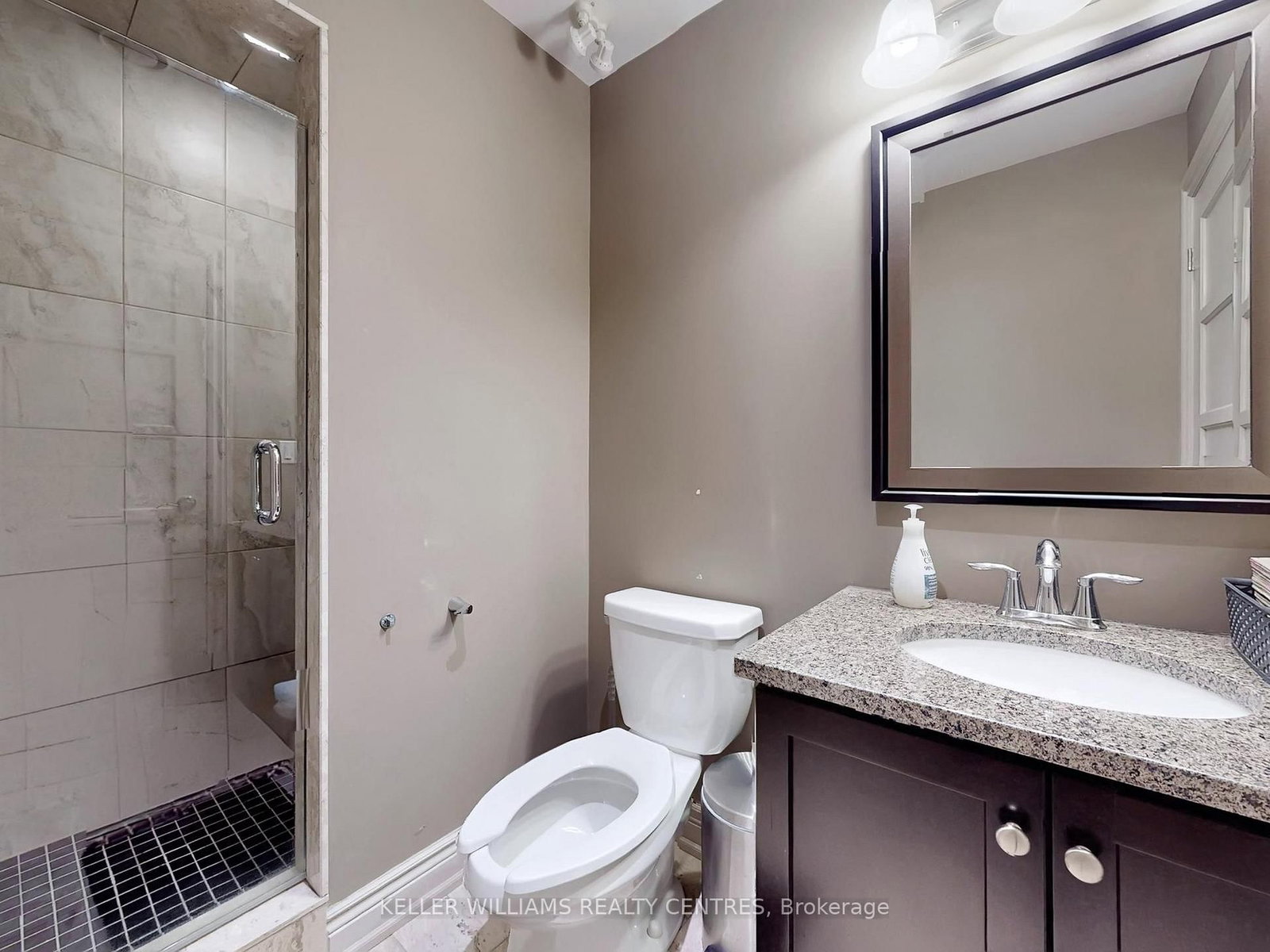 117 Wellington Street E, Unit 2C - Photo 21