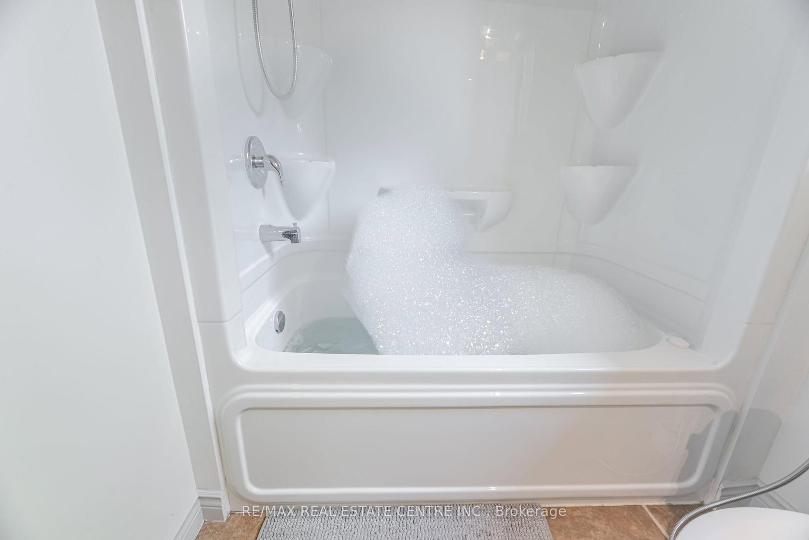 Detached House for sale at 39 Stoneham Street, New Tecumseth, Ontario, L9R 2E6 - Alliston - MLS: N13013834