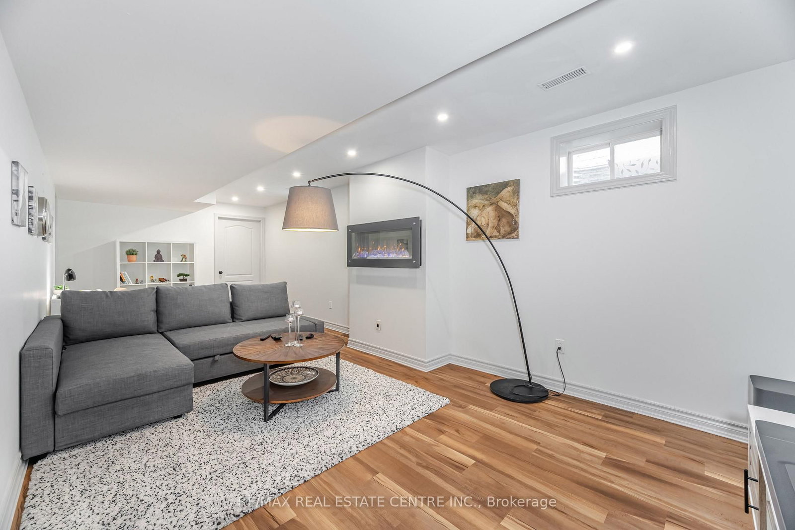 Detached House for sale at 39 Stoneham Street, New Tecumseth, Ontario, L9R 2E6 - Alliston - MLS: N13013834