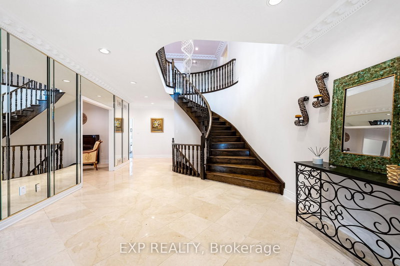 29 Northgate Cres, Richmond Hill, L4B 2K8 | Image 3