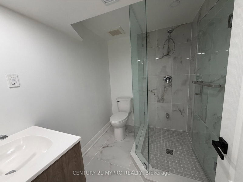 13 Eberly Woods Dr, Markham, L6C 1A6 | Image 2