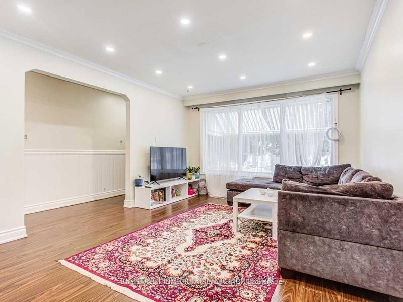 389 Becker Rd, Richmond Hill, L4C 2S3 | Image 3