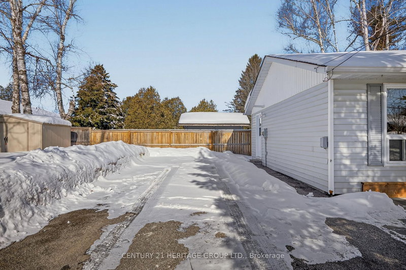 854 9th Line, Innisfil, L9S 3Y8 | Image 3
