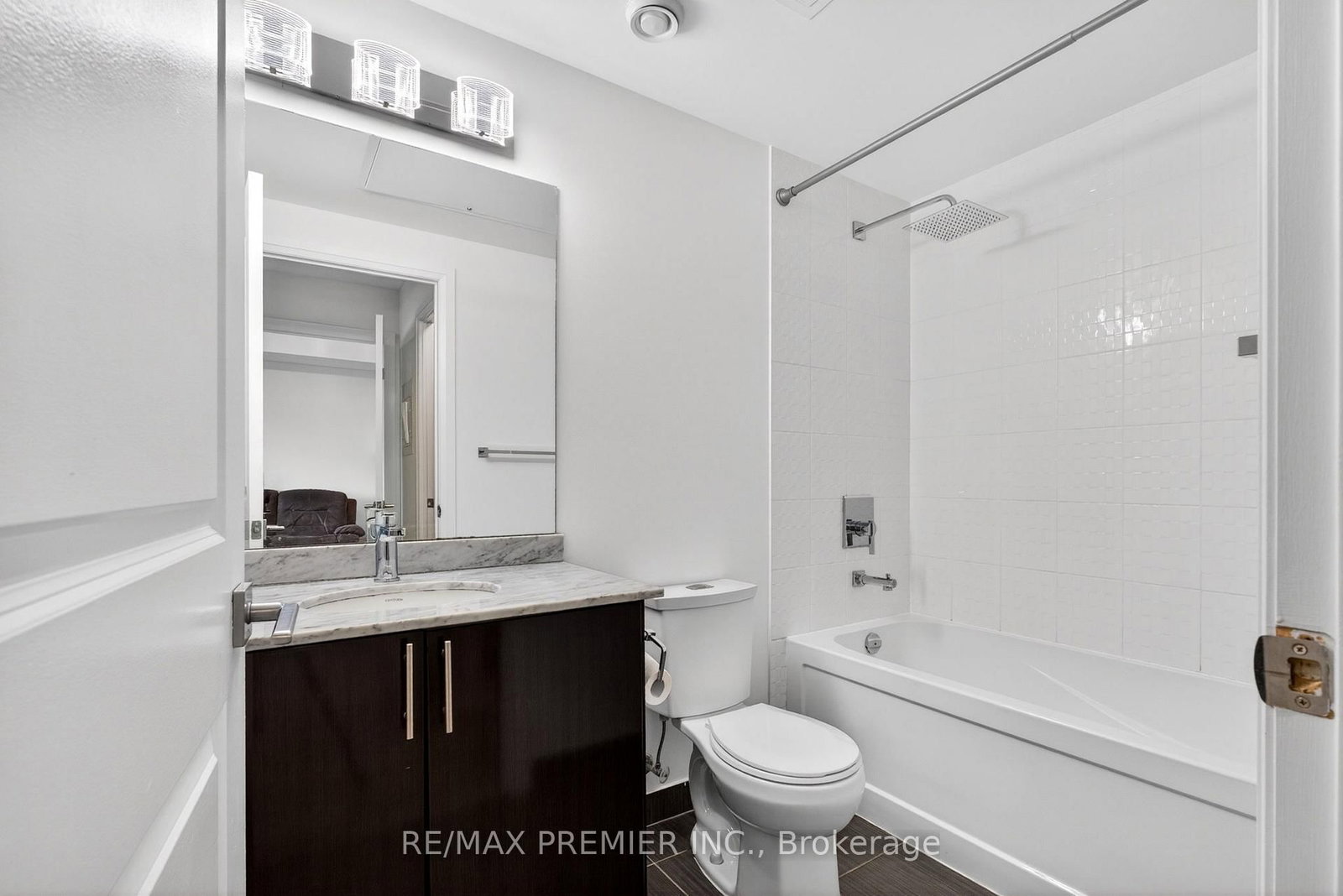 7167 Yonge Street, Unit 608 - Photo 12