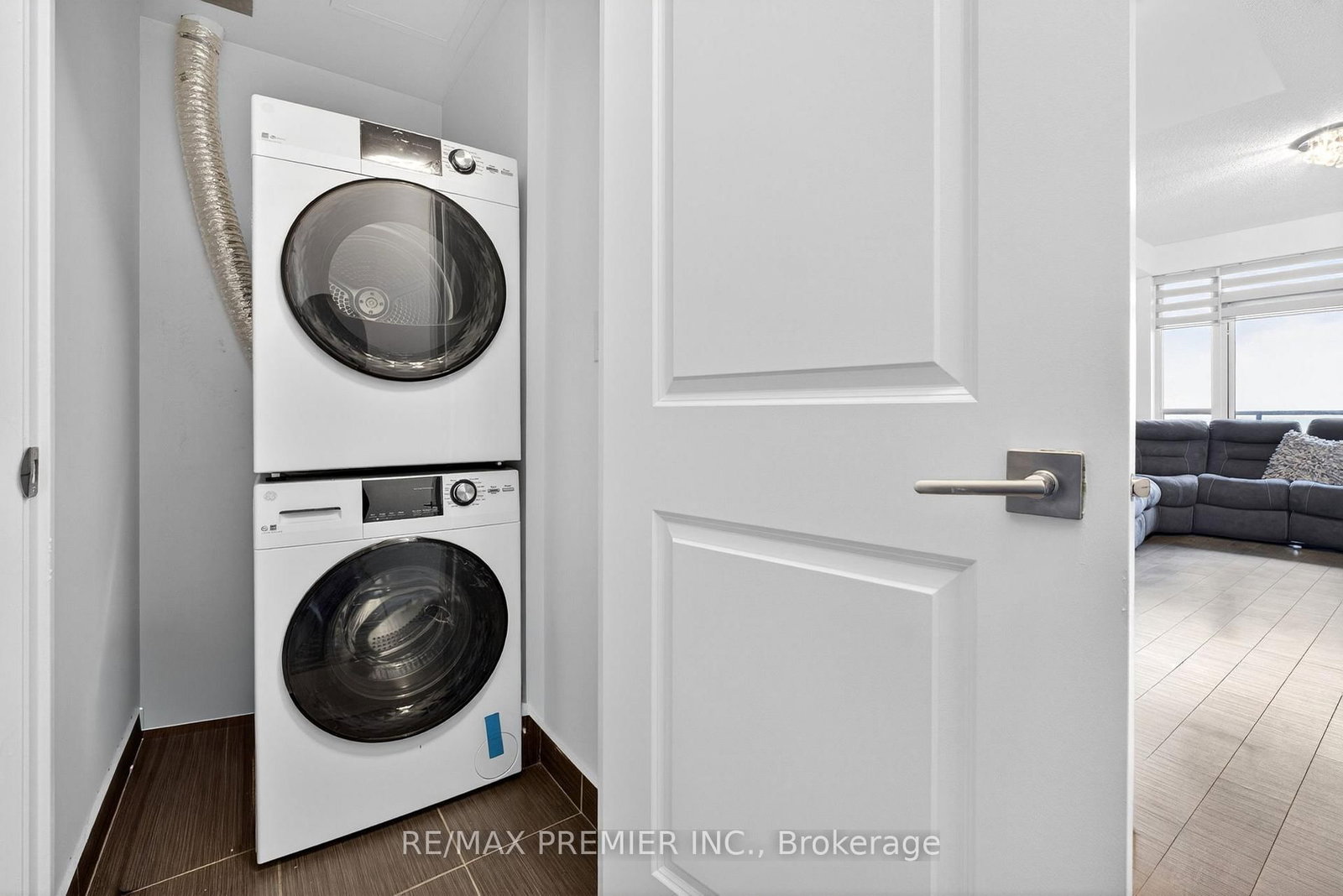 7167 Yonge Street, Unit 608 - Photo 14