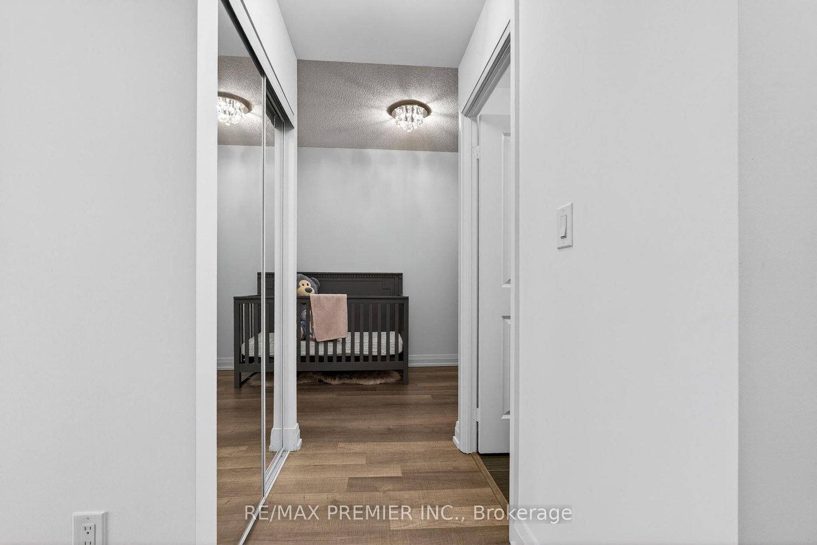 7167 Yonge Street, Unit 608 - Photo 7