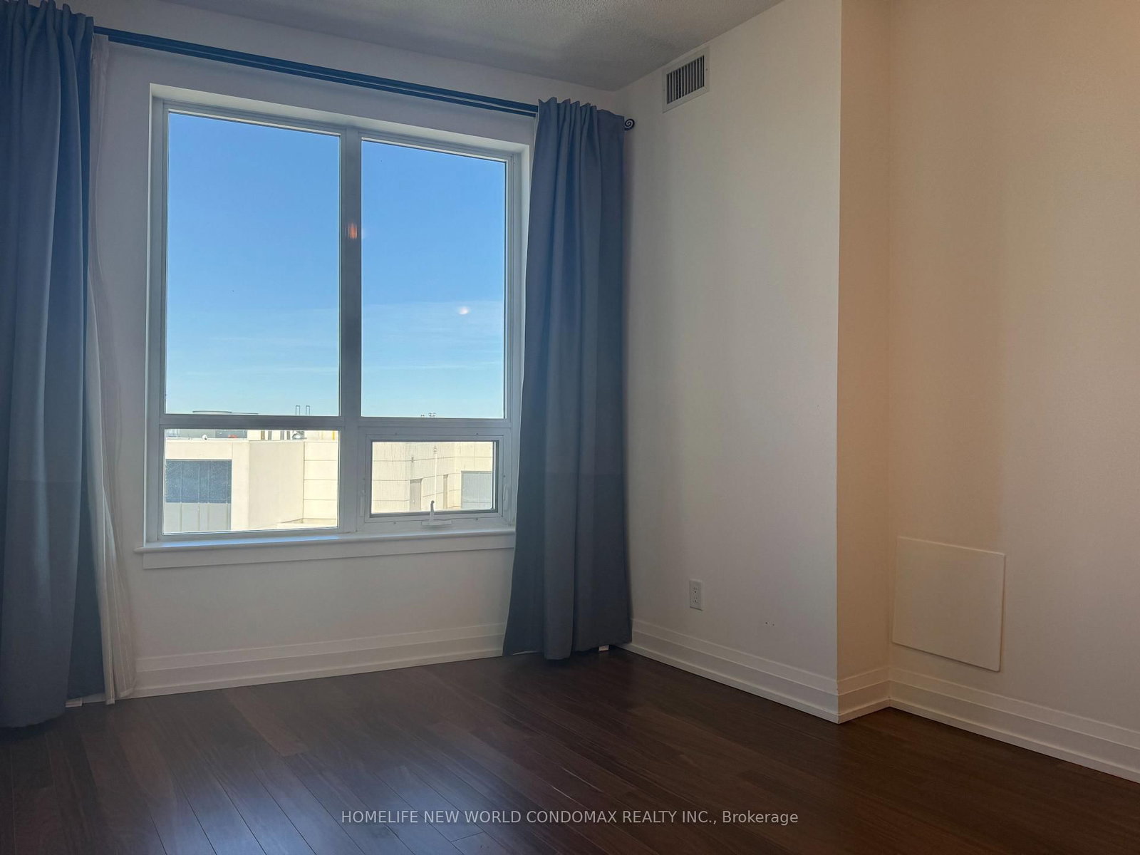 7161 Yonge Street, Unit Lph1-15 - Photo 10